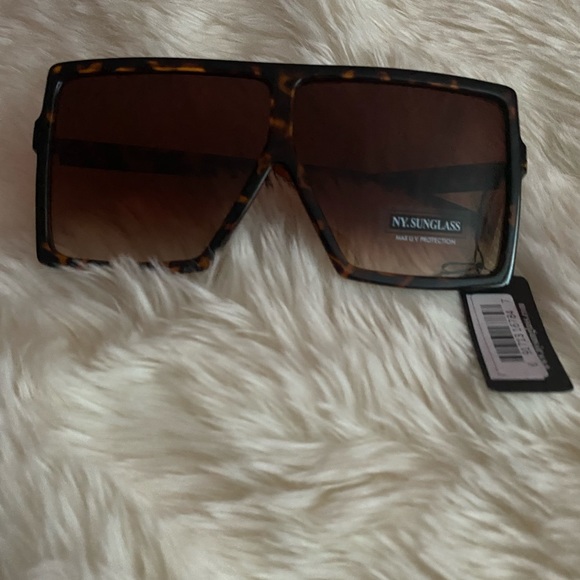 NY. SUNGLASSES - Picture 4 of 5